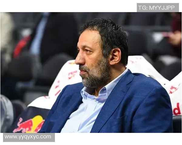 足球明星背叛家庭与妻子侄女陷入绯闻风波引发舆论热议