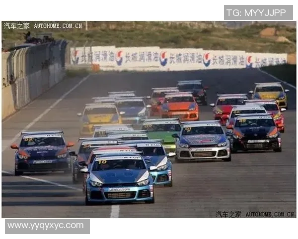 重庆排球队在欧锦赛中的速度之战展现出强大实力与团队配合 重庆排球队在欧锦赛中的速度之战展现出强大实力与团队配合