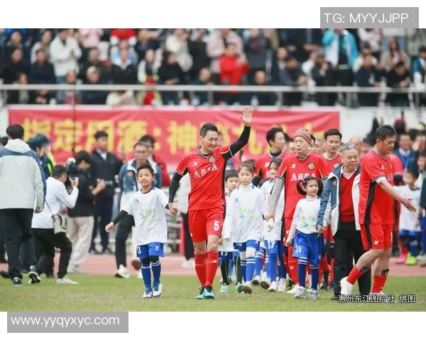 香港足球明星队激情对决国际球队展现足球魅力与团队精神