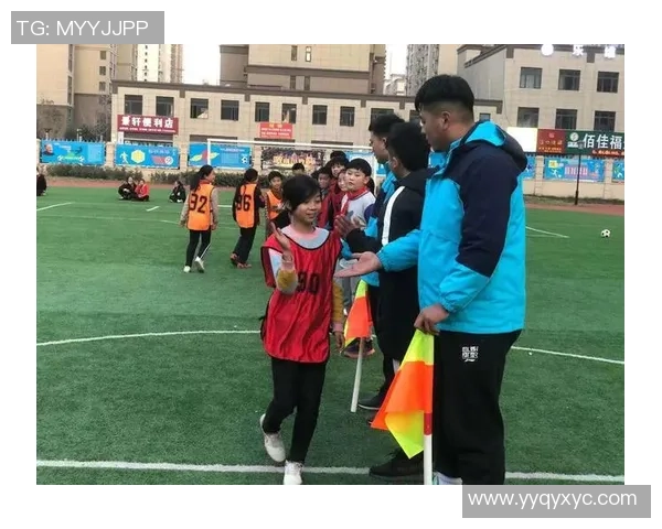 从剪刀石头布到绿茵场的传奇之路揭秘足球明星的成长历程