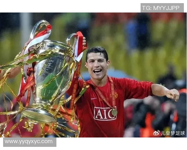 微笑足球明星的背后故事与成就揭秘,谁是你心中的足球偶像 微笑足球明星的背后故事与成就揭秘,谁是你心中的足球偶像